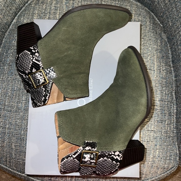 Vionic heeled bootie - Picture 6 of 10